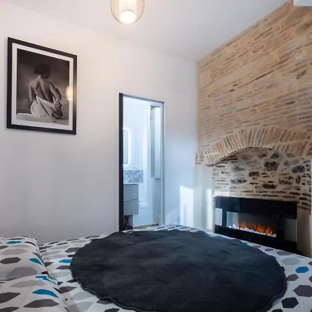 Moderne Dans Le Vieux Laval Appartement Laval (Mayenne)